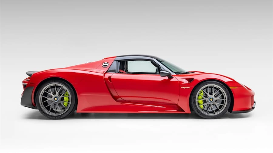 2015 Porsche 918 Spyder - Image 9 of 31
