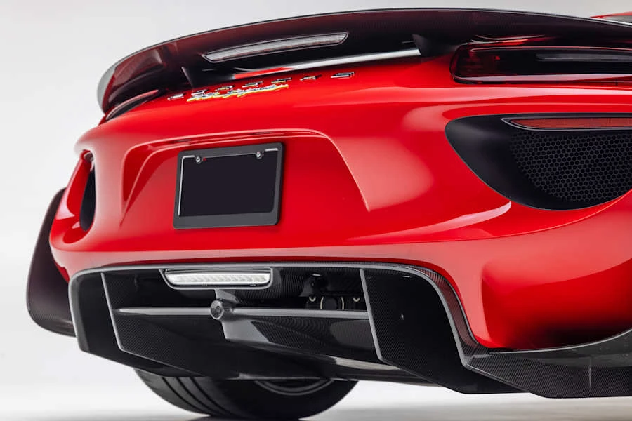 2015 Porsche 918 Spyder - Image 17 of 31