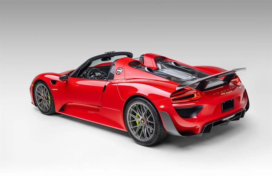 2015 Porsche 918 Spyder - Image 12 of 31
