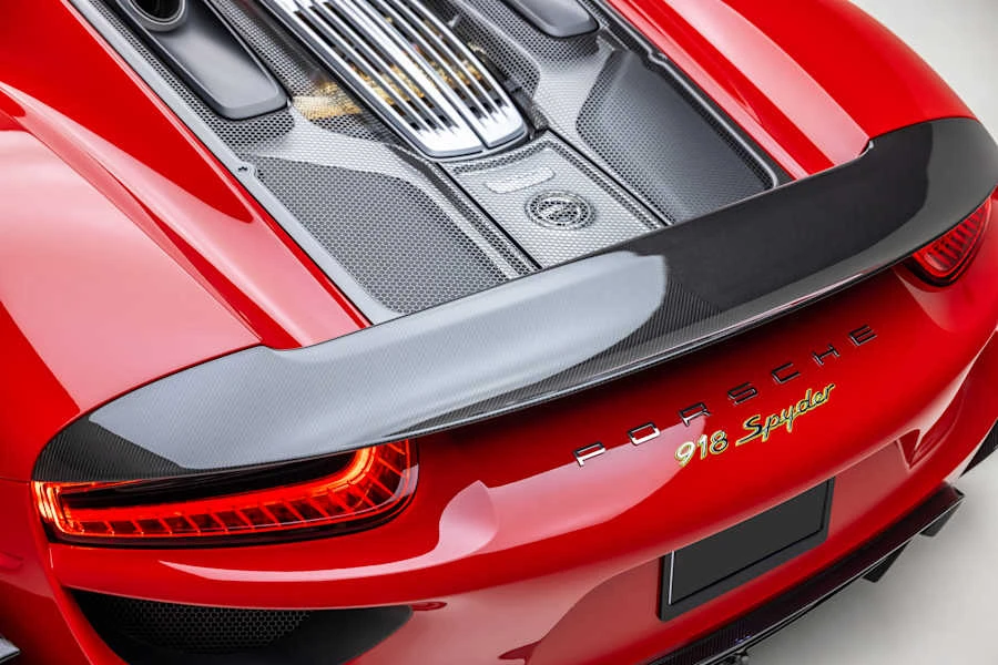 2015 Porsche 918 Spyder - Image 27 of 31
