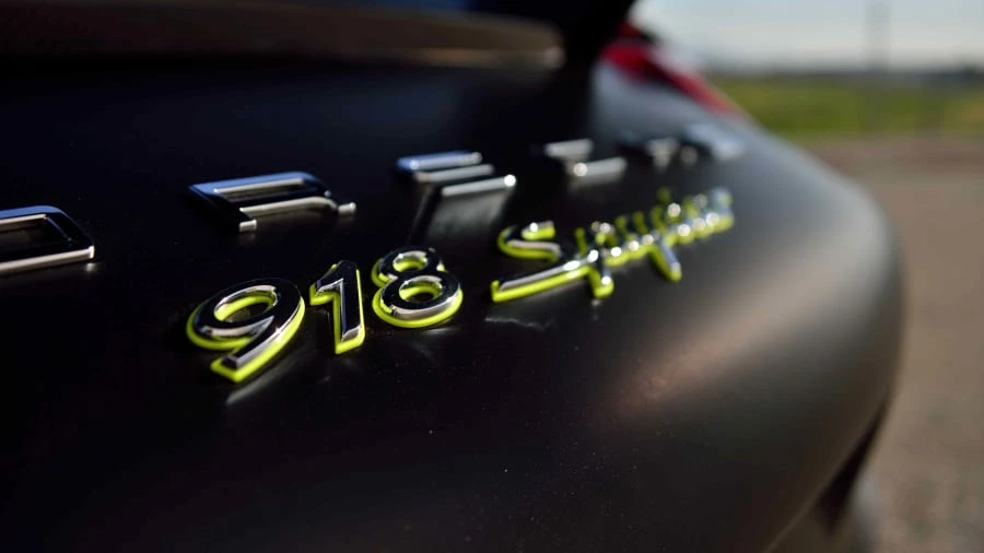 2015 Porsche 918 Spyder - Image 10 of 12