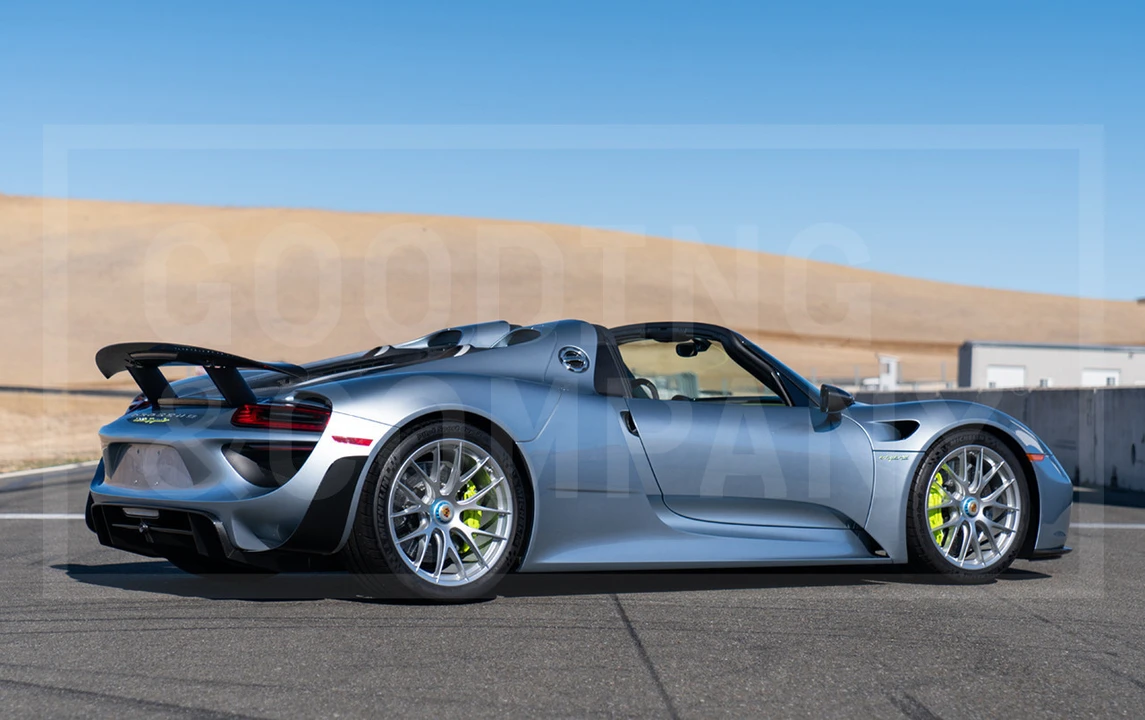 2015 Porsche 918 Spyder - Image 7 of 20