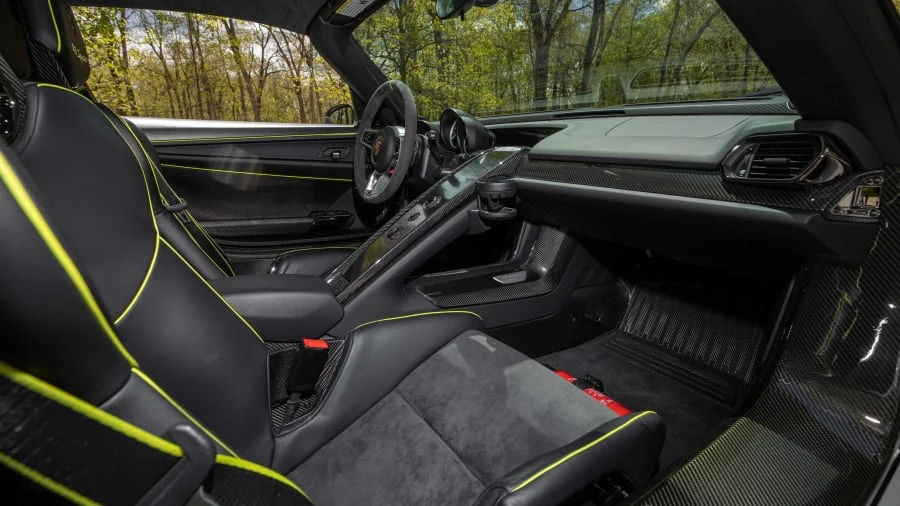 2015 Porsche 918 Spyder - Image 5 of 31