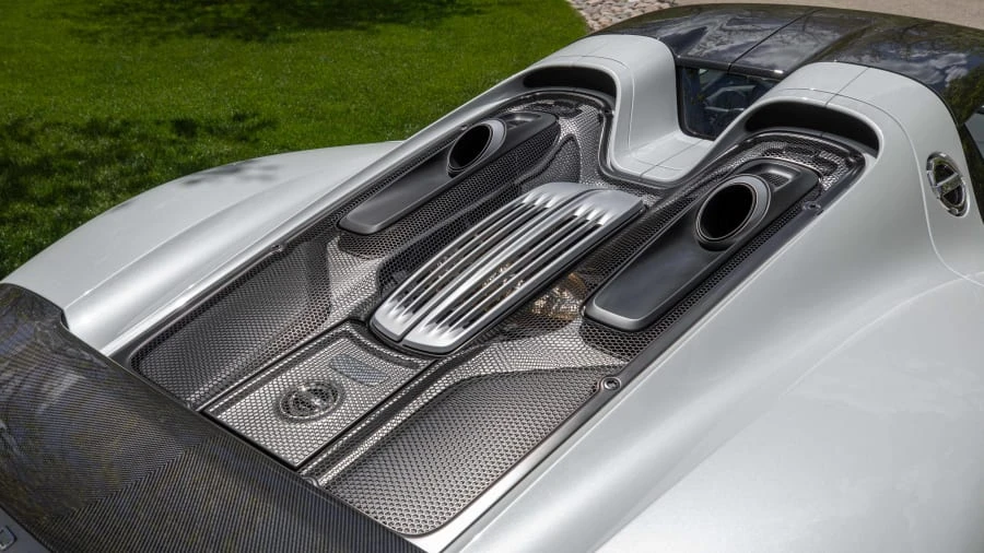 2015 Porsche 918 Spyder - Image 7 of 31