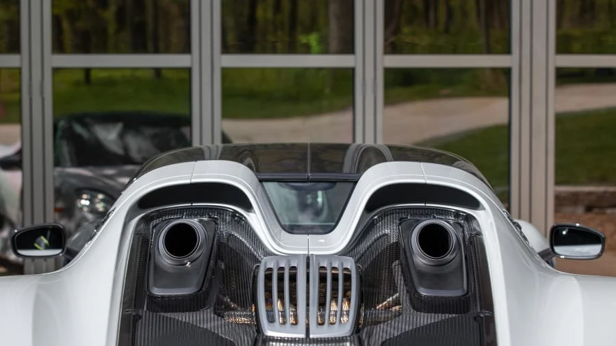 2015 Porsche 918 Spyder - Image 10 of 31