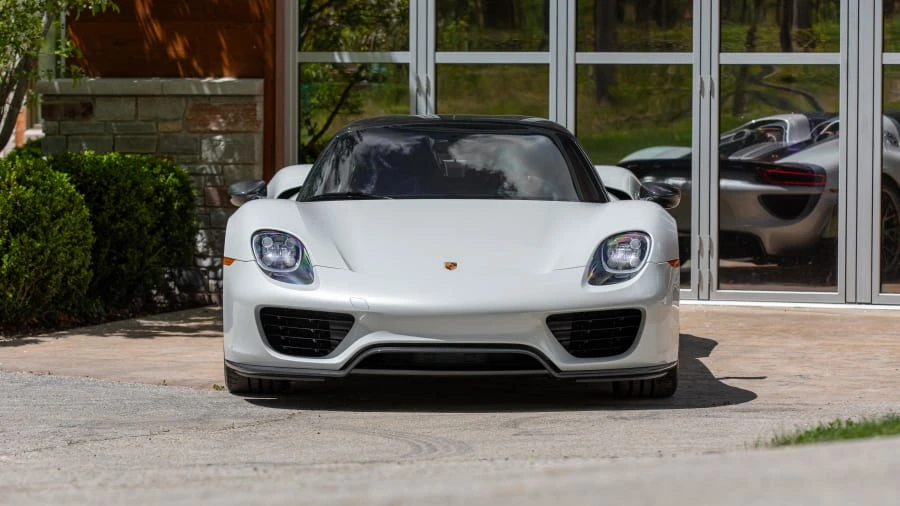 2015 Porsche 918 Spyder - Image 14 of 31