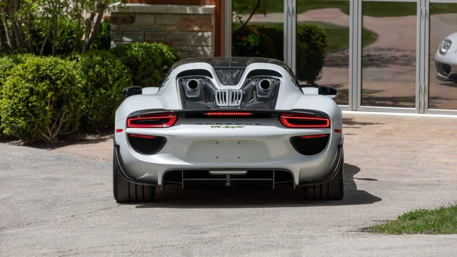 2015 Porsche 918 Spyder - Image 15 of 31