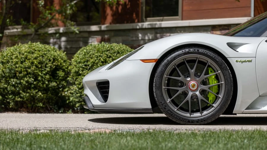 2015 Porsche 918 Spyder - Image 16 of 31
