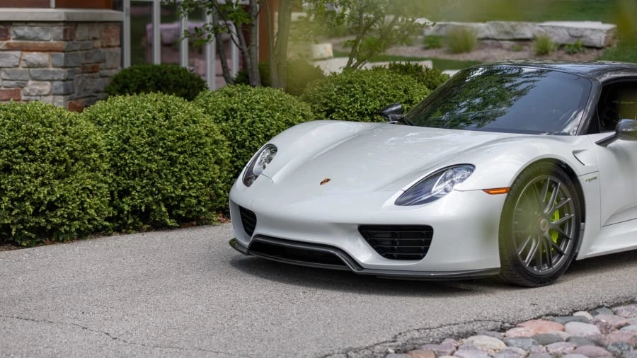 2015 Porsche 918 Spyder - Image 18 of 31