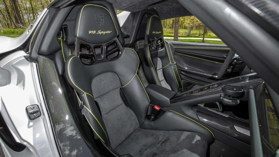 2015 Porsche 918 Spyder - Image 23 of 31