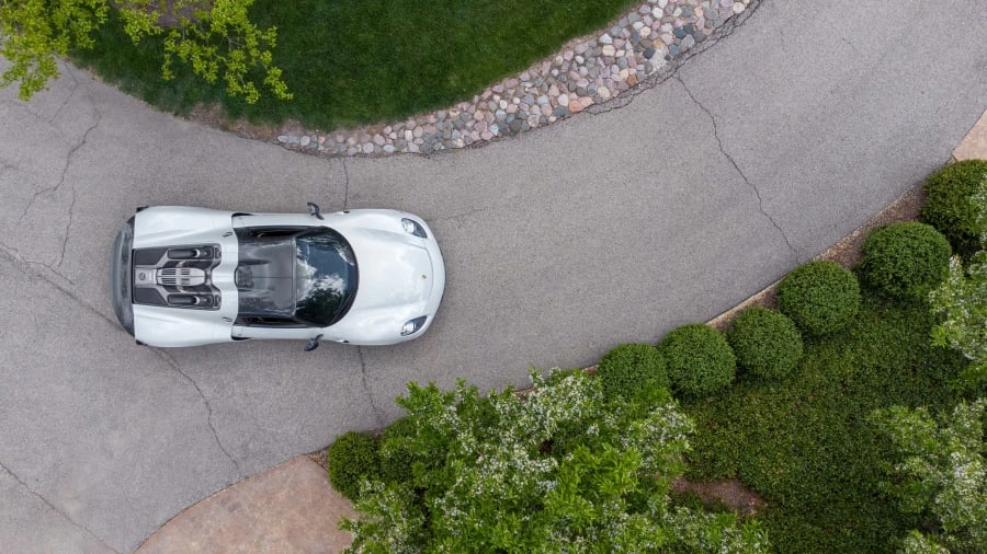 2015 Porsche 918 Spyder - Image 24 of 31