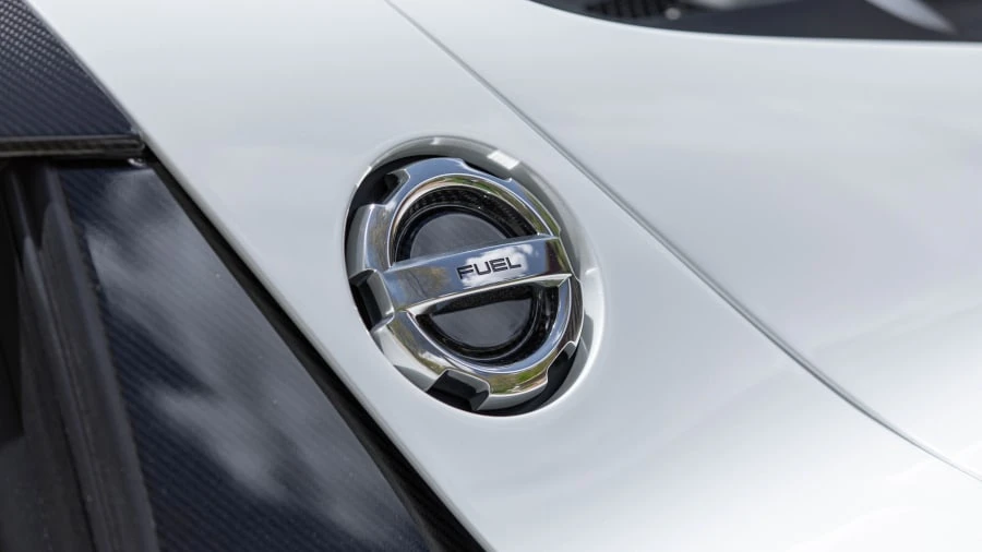 2015 Porsche 918 Spyder - Image 25 of 31