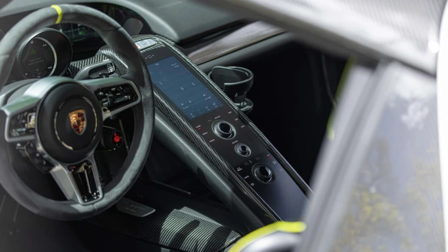 2015 Porsche 918 Spyder - Image 28 of 31