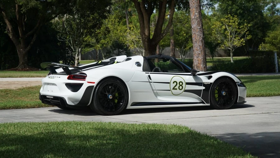 2015 Porsche 918 Spyder - Image 17 of 31