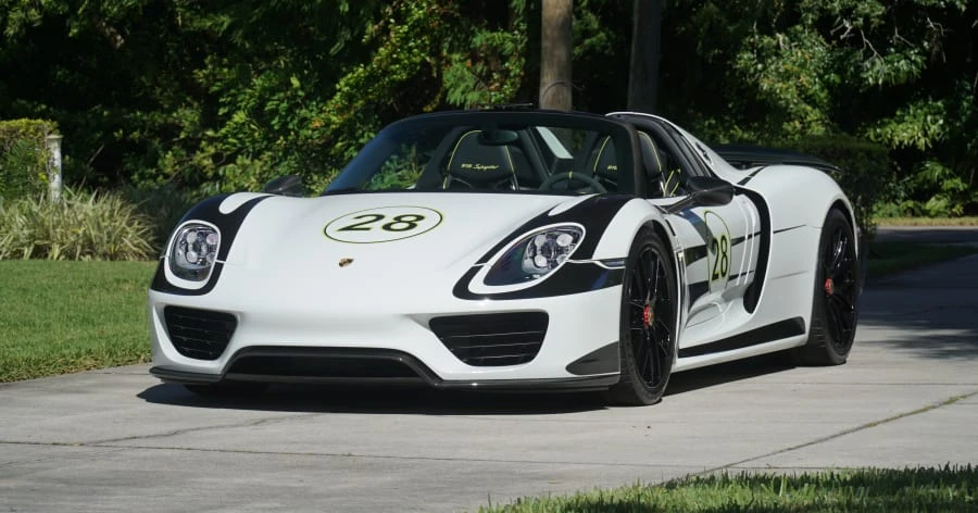 2015 Porsche 918 Spyder - Image 11 of 31