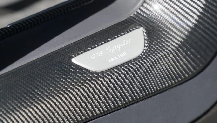 2015 Porsche 918 Spyder - Image 29 of 31