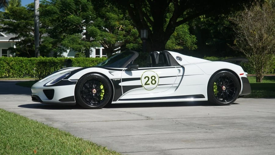 2015 Porsche 918 Spyder - Image 8 of 31