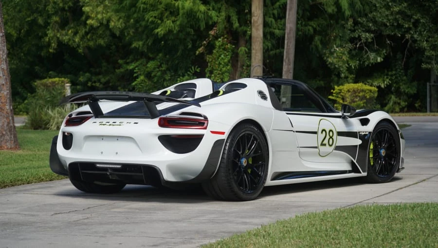 2015 Porsche 918 Spyder - Image 14 of 31
