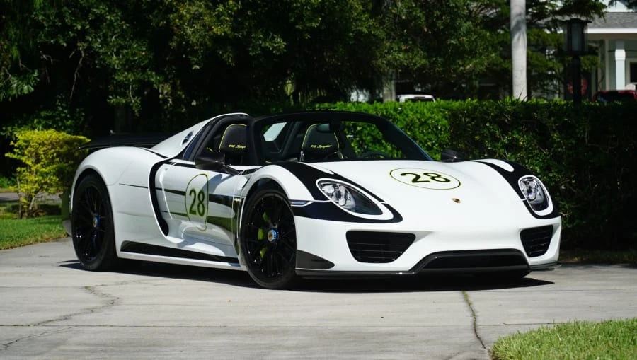 2015 Porsche 918 Spyder - Image 24 of 31