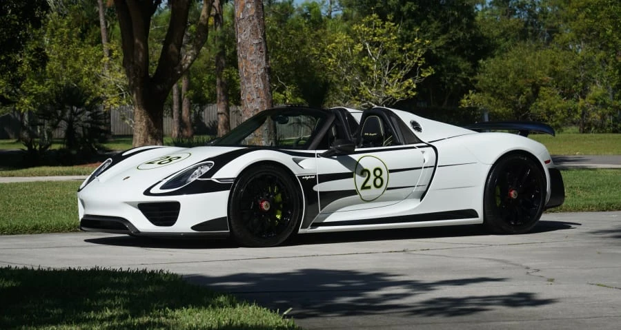 2015 Porsche 918 Spyder - Image 9 of 31