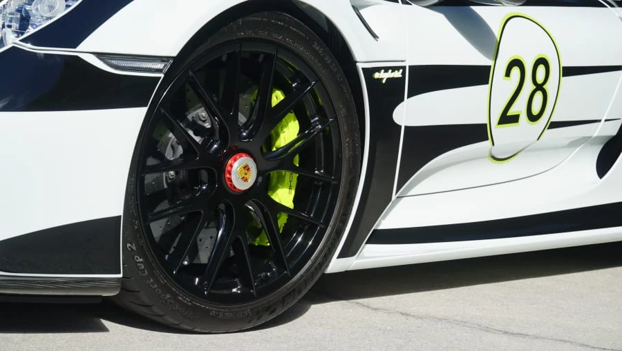 2015 Porsche 918 Spyder - Image 19 of 31