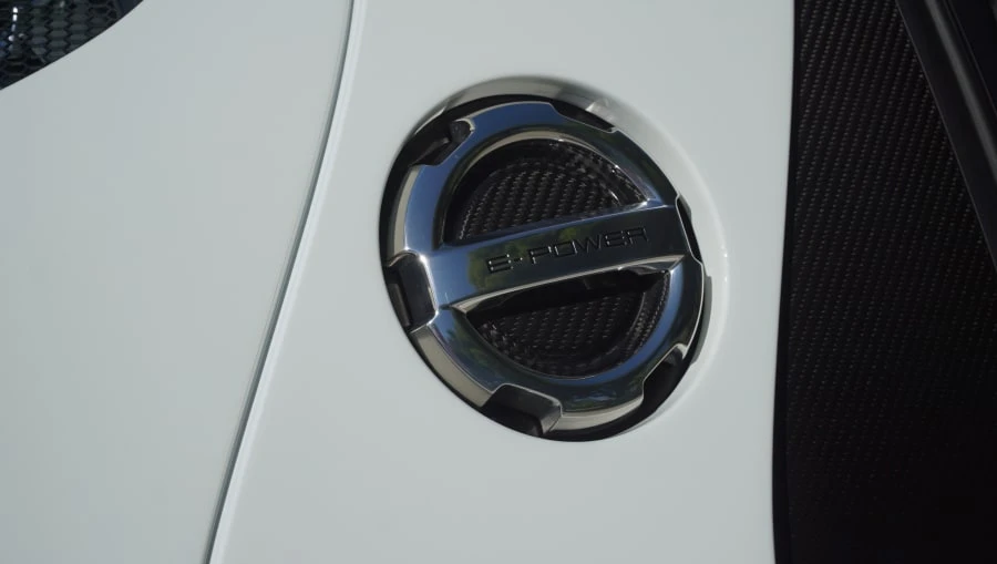 2015 Porsche 918 Spyder - Image 23 of 31