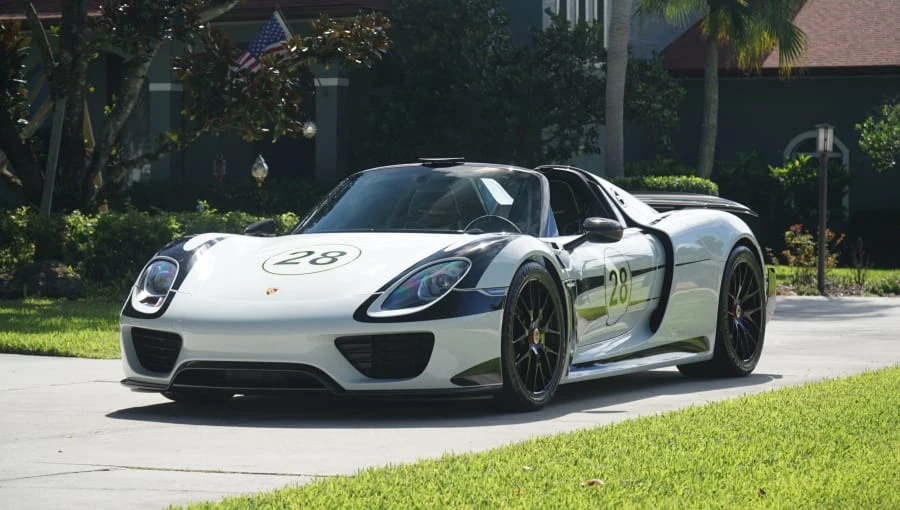2015 Porsche 918 Spyder - Image 10 of 31