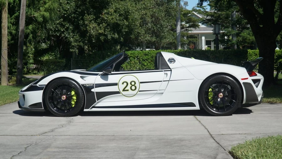 2015 Porsche 918 Spyder - Image 2 of 31