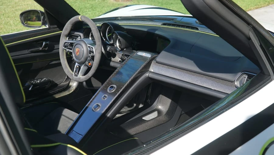 2015 Porsche 918 Spyder - Image 26 of 31