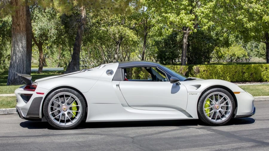 2015 Porsche 918 Spyder - Image 2 of 20