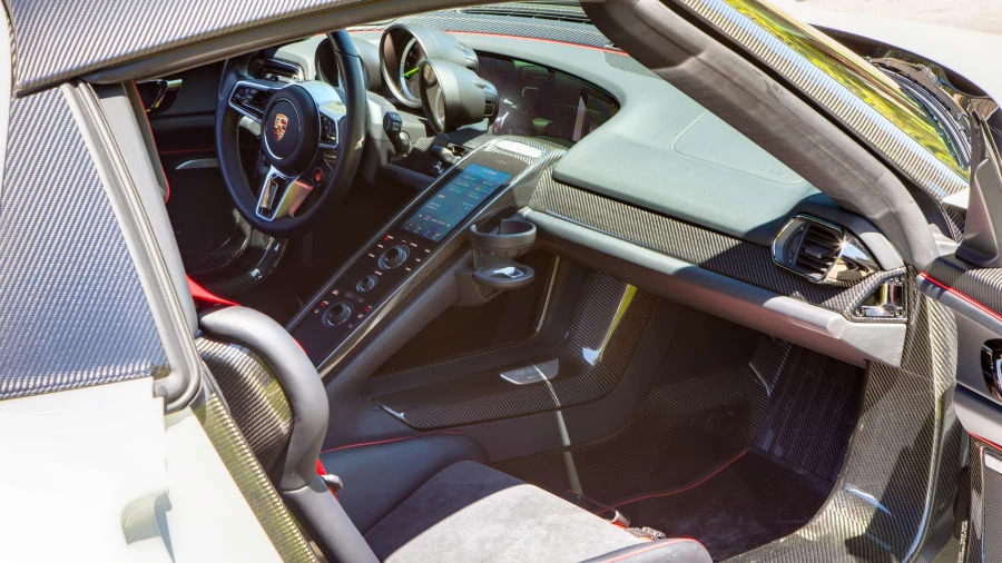 2015 Porsche 918 Spyder - Image 5 of 20