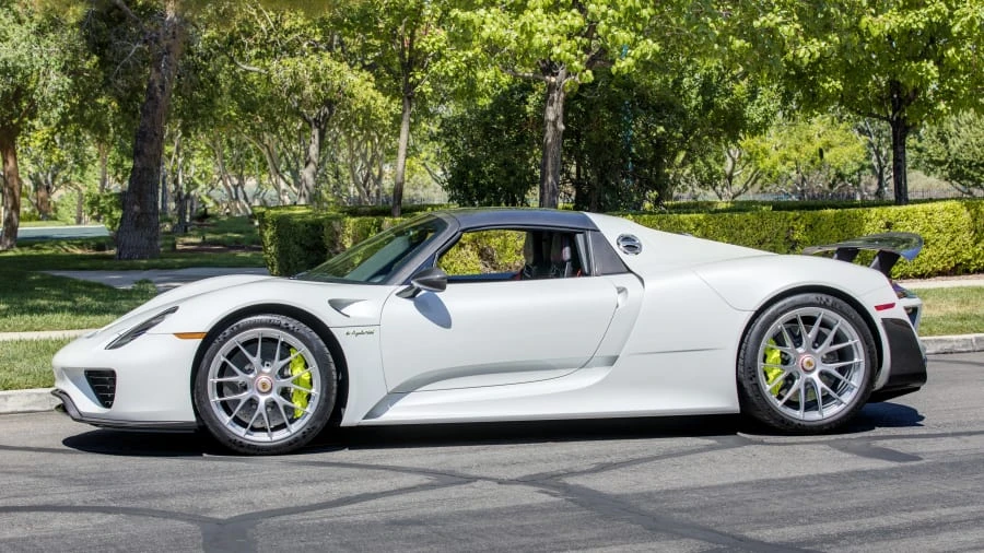 2015 Porsche 918 Spyder - Image 8 of 20