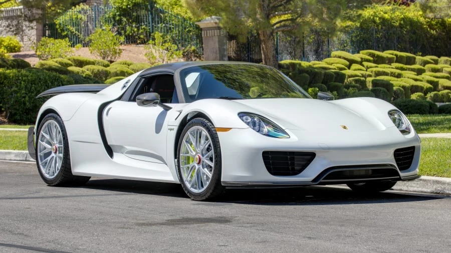 2015 Porsche 918 Spyder - Image 12 of 20