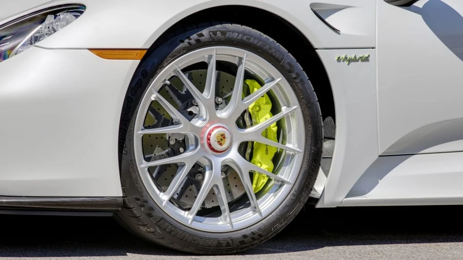 2015 Porsche 918 Spyder - Image 15 of 20