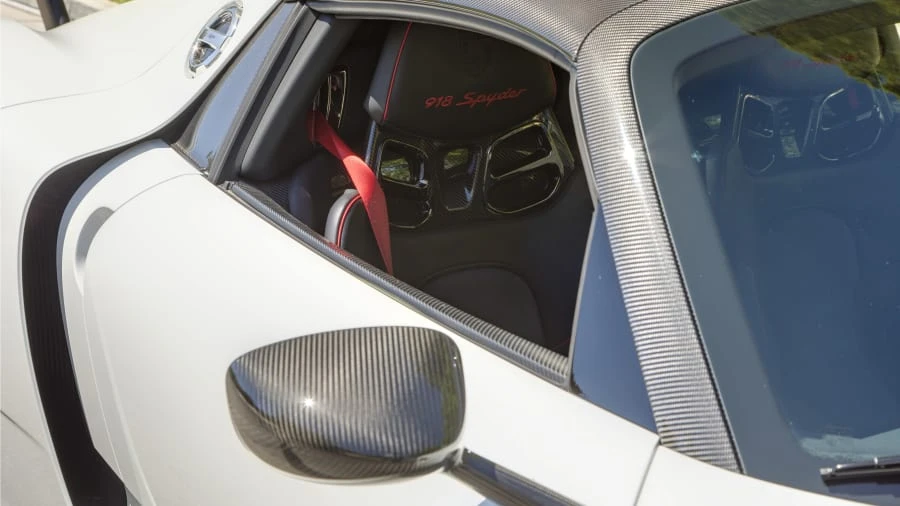 2015 Porsche 918 Spyder - Image 16 of 20
