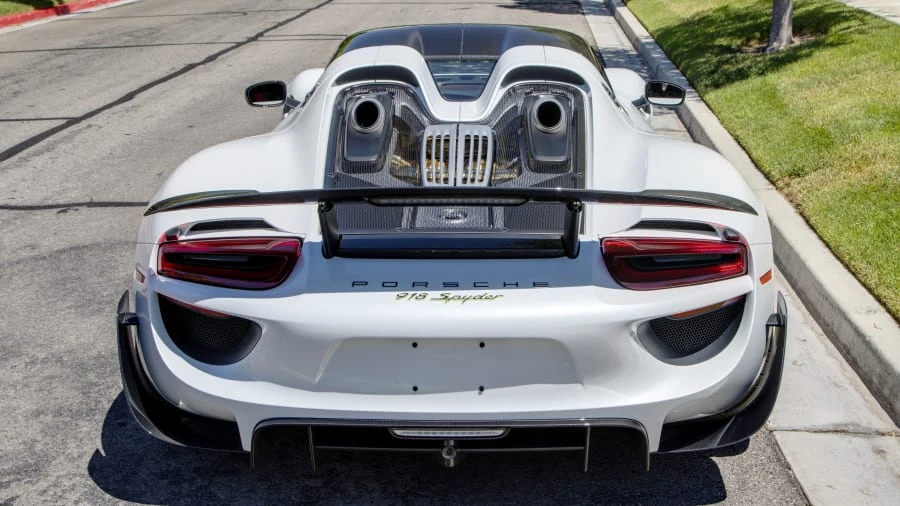 2015 Porsche 918 Spyder - Image 18 of 20
