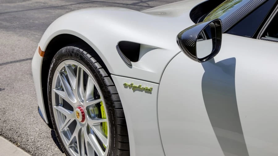 2015 Porsche 918 Spyder - Image 19 of 20
