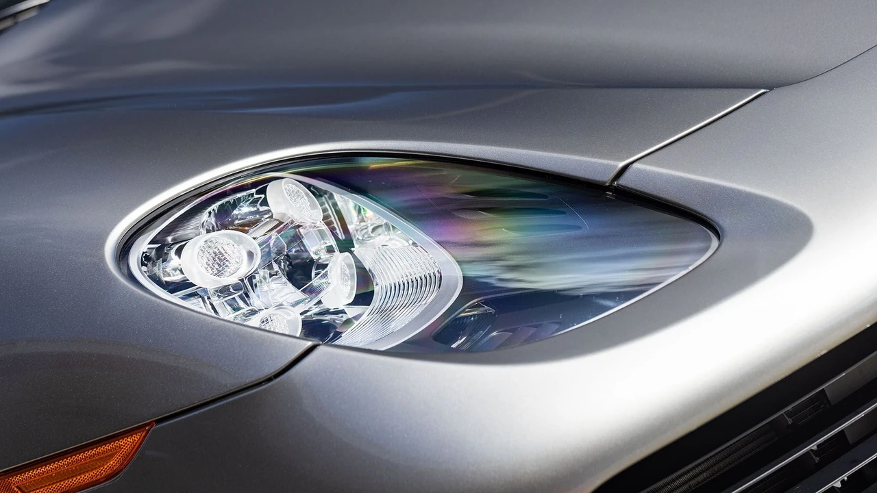 2015 Porsche 918 Spyder - Image 30 of 31