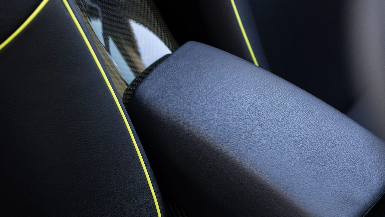 2015 Porsche 918 Spyder - Image 7 of 31