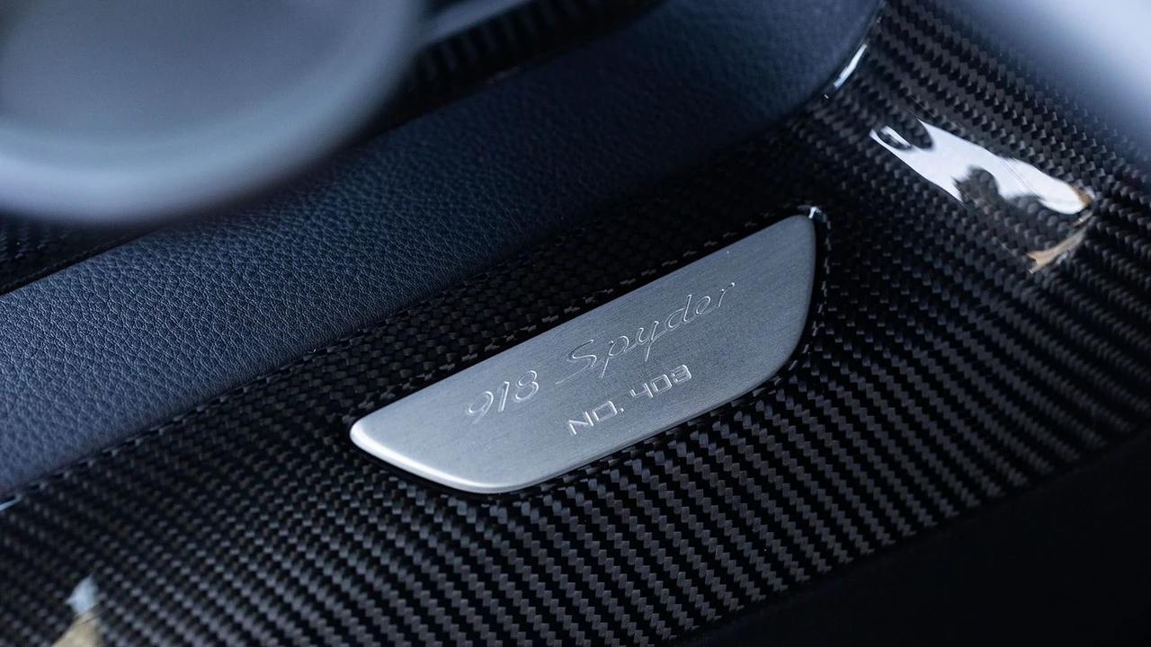 2015 Porsche 918 Spyder - Image 3 of 31