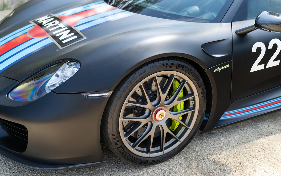2015 Porsche 918 Spyder - Image 12 of 30