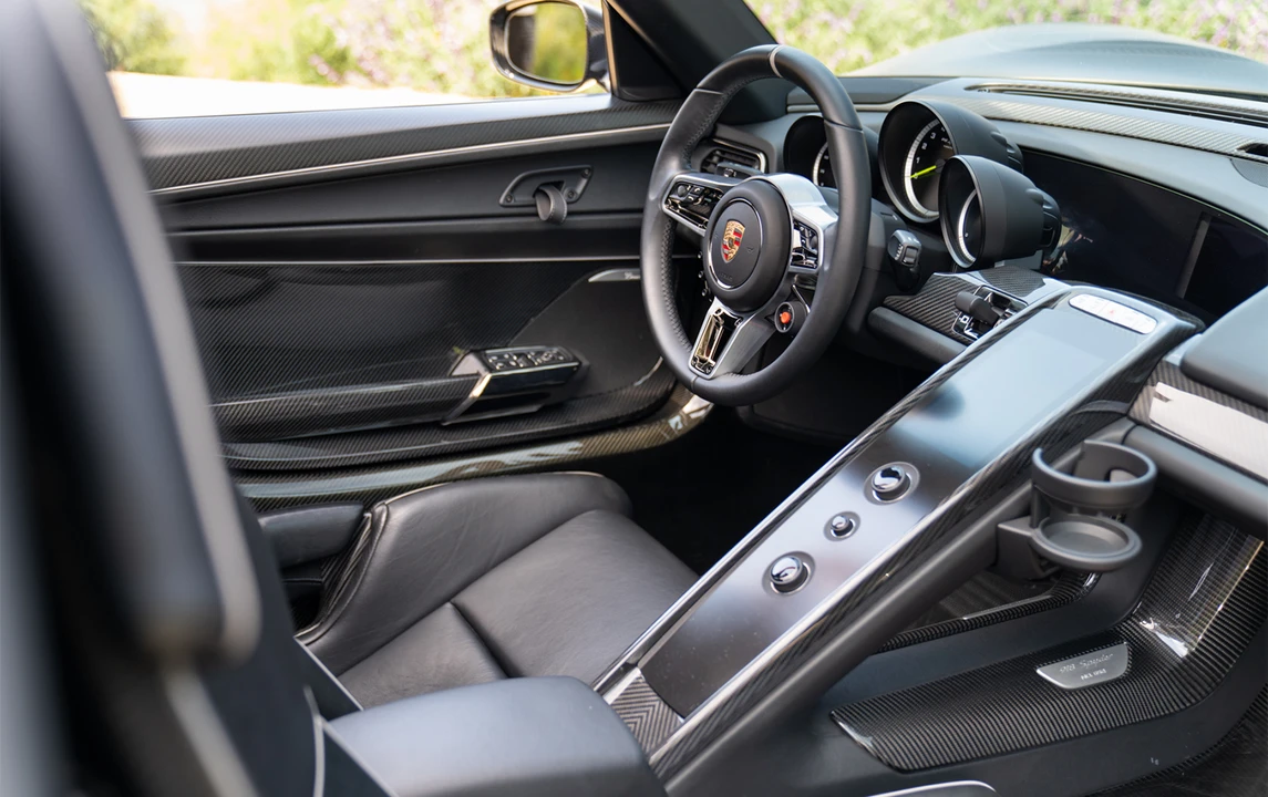 2015 Porsche 918 Spyder - Image 25 of 30