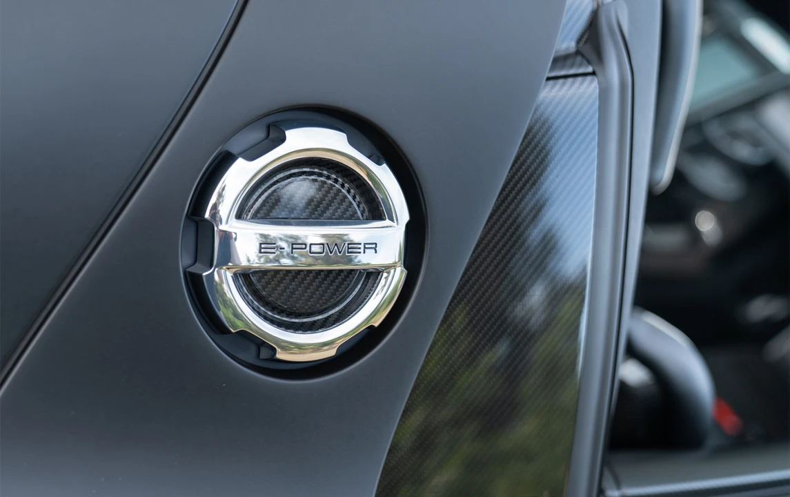 2015 Porsche 918 Spyder - Image 19 of 30