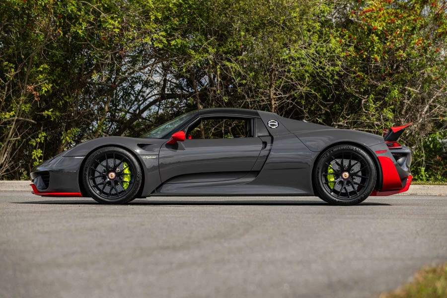 2015 Porsche 918 Spyder - Image 2 of 31