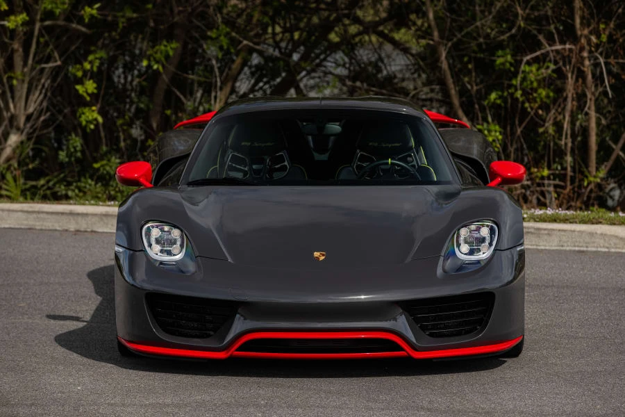 2015 Porsche 918 Spyder - Image 13 of 31