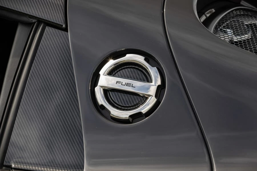 2015 Porsche 918 Spyder - Image 25 of 31
