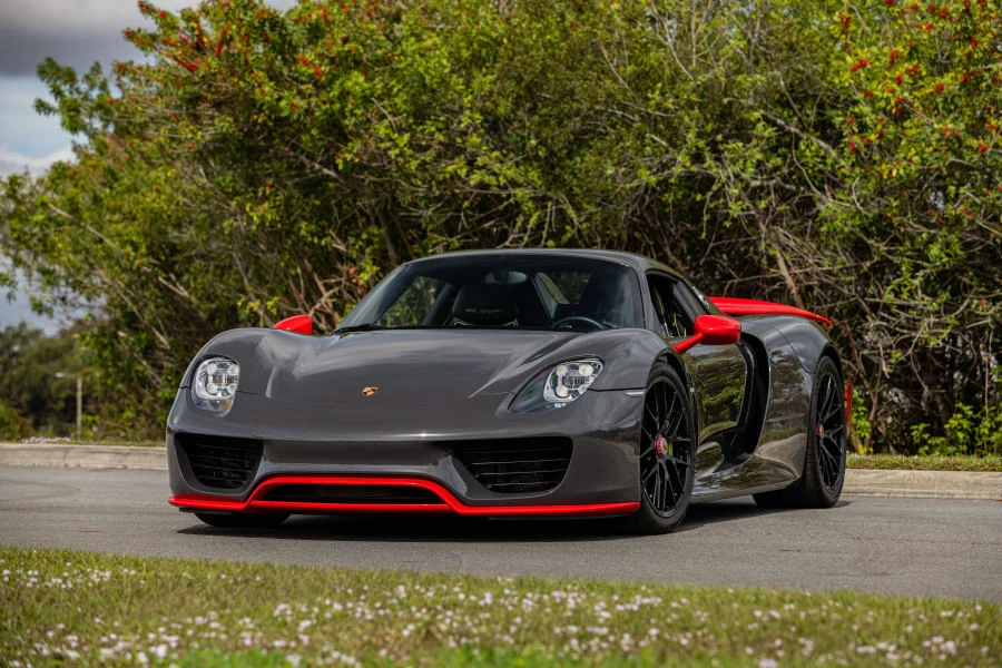 2015 Porsche 918 Spyder - Image 7 of 31