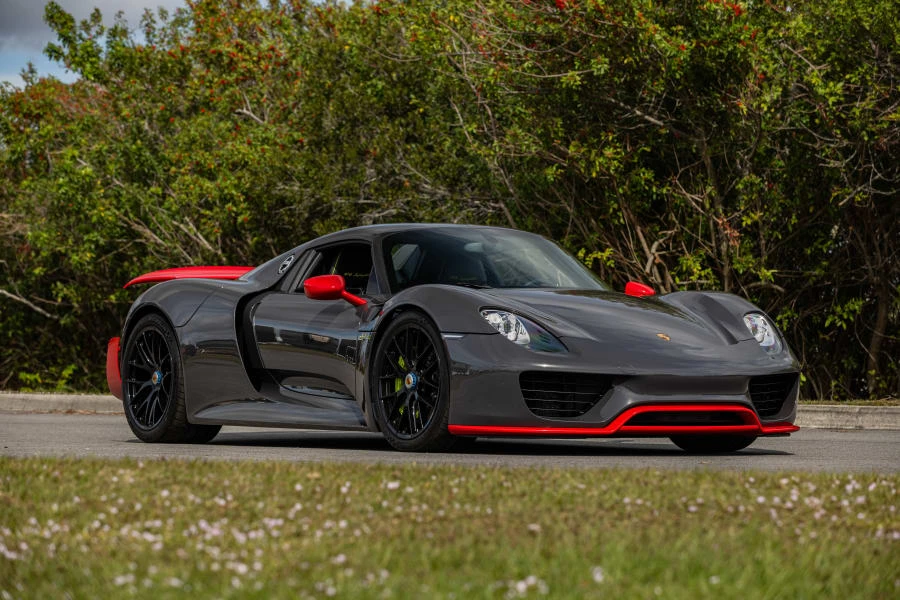 2015 Porsche 918 Spyder - Image 6 of 31