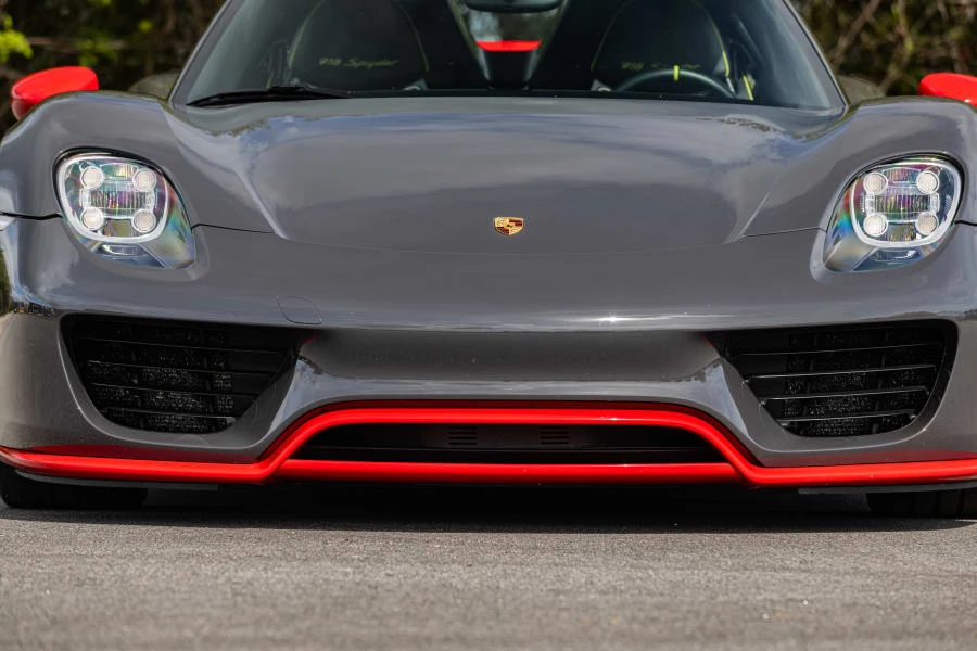 2015 Porsche 918 Spyder - Image 26 of 31