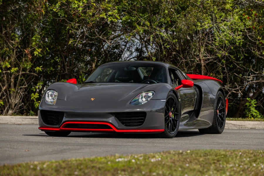 2015 Porsche 918 Spyder - Image 8 of 31